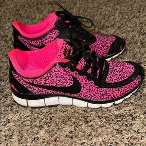 Nike Women's Black and Pink Patterned Sneakers